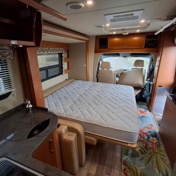 Leisure Travel U24MB  2015