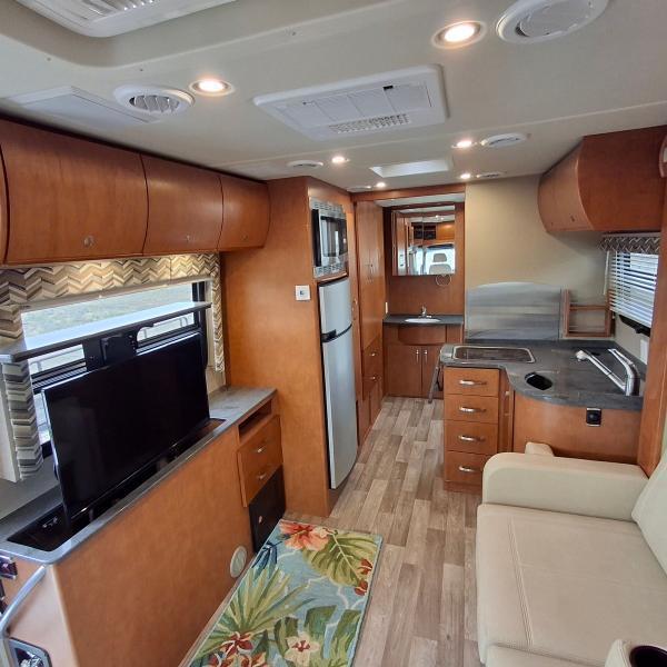 Leisure Travel U24MB  2015