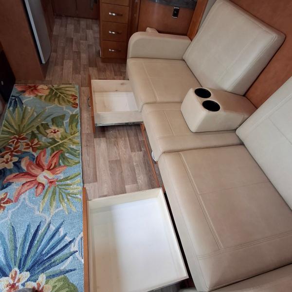 Leisure Travel U24MB  2015