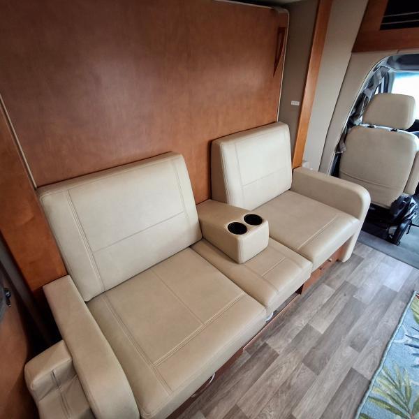 Leisure Travel U24MB  2015