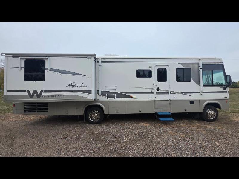 Winnebago Adventurer  2001