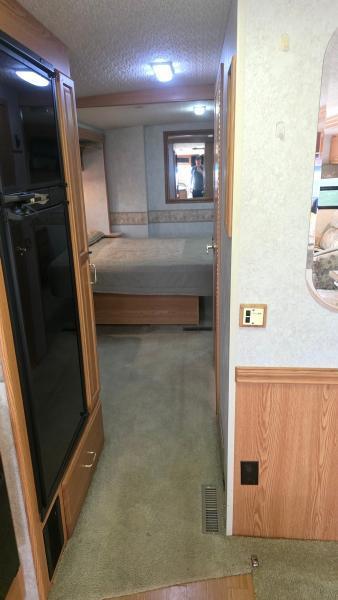 Winnebago Adventurer  2001