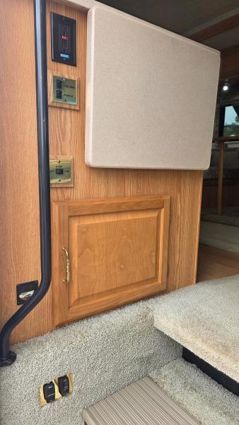 Winnebago Adventurer  2001
