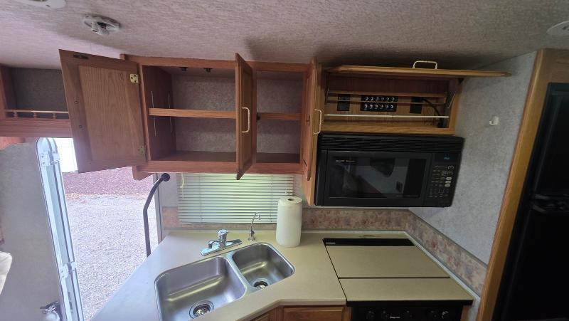 Winnebago Adventurer  2001