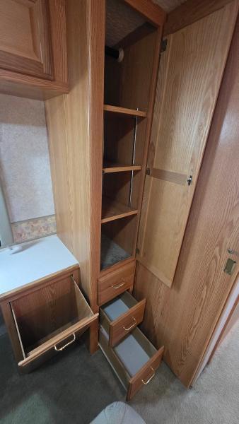 Winnebago Adventurer  2001