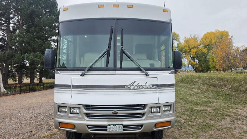 Winnebago Adventurer  2001