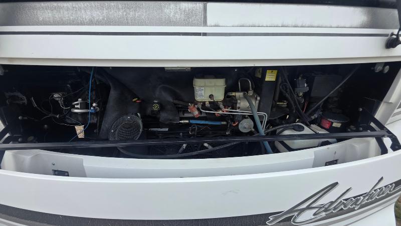 Winnebago Adventurer  2001
