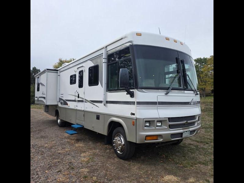 Winnebago Adventurer  2001