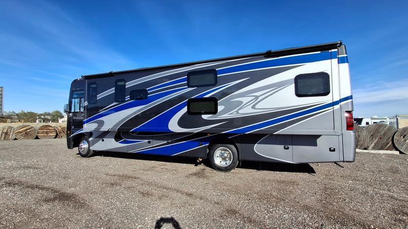 Thor Motor Coach Miramar  2022