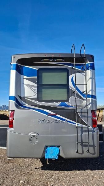 Thor Motor Coach Miramar  2022
