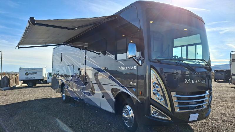 Thor Motor Coach Miramar  2022