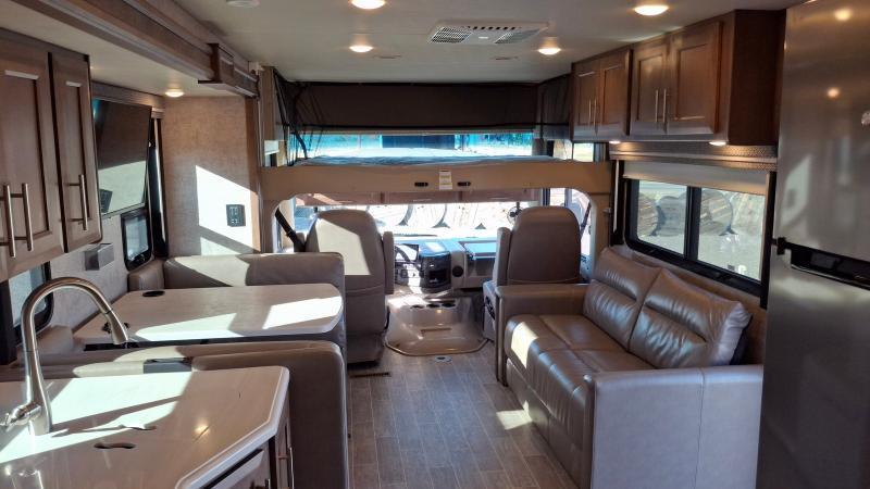 Thor Motor Coach Miramar  2022
