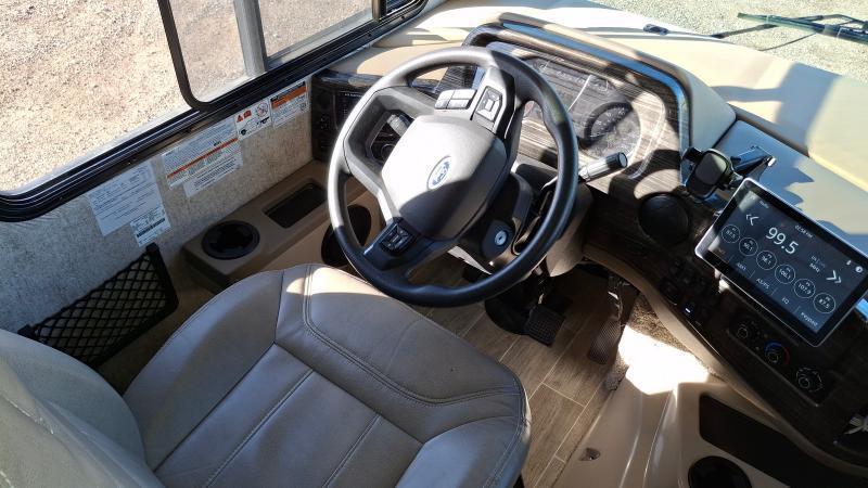 Thor Motor Coach Miramar  2022