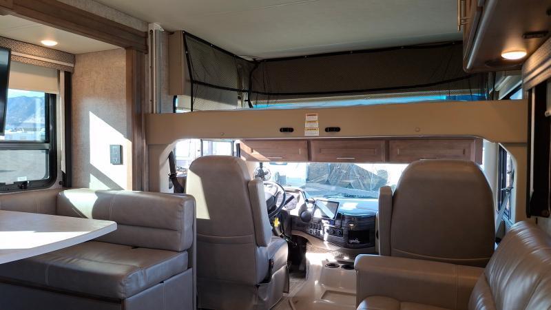 Thor Motor Coach Miramar  2022