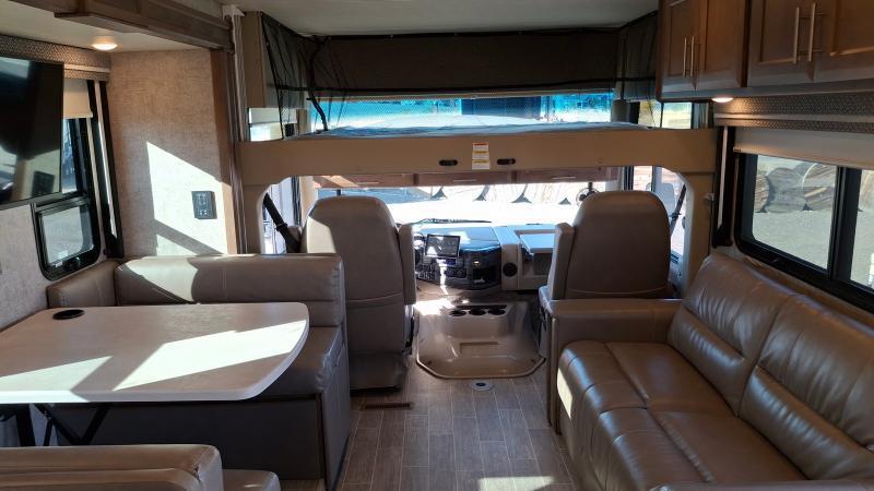 Thor Motor Coach Miramar  2022