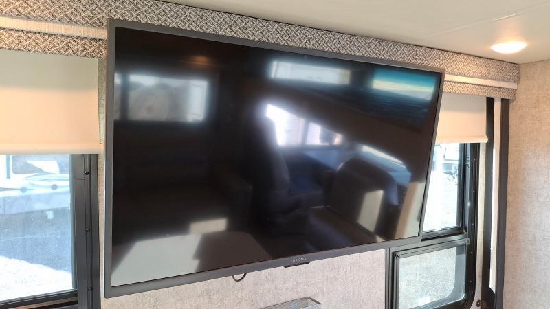Thor Motor Coach Miramar  2022