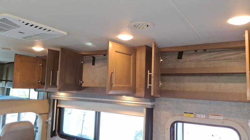 Thor Motor Coach Miramar  2022
