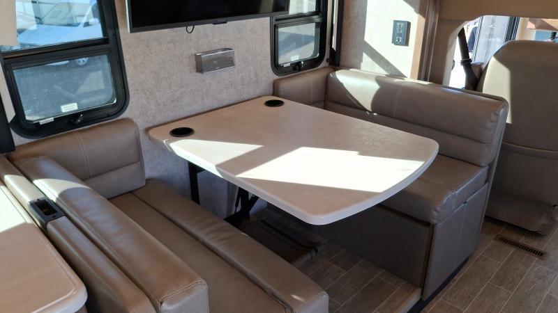 Thor Motor Coach Miramar  2022
