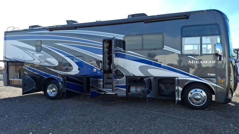 Thor Motor Coach Miramar  2022