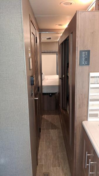 Thor Motor Coach Miramar  2022
