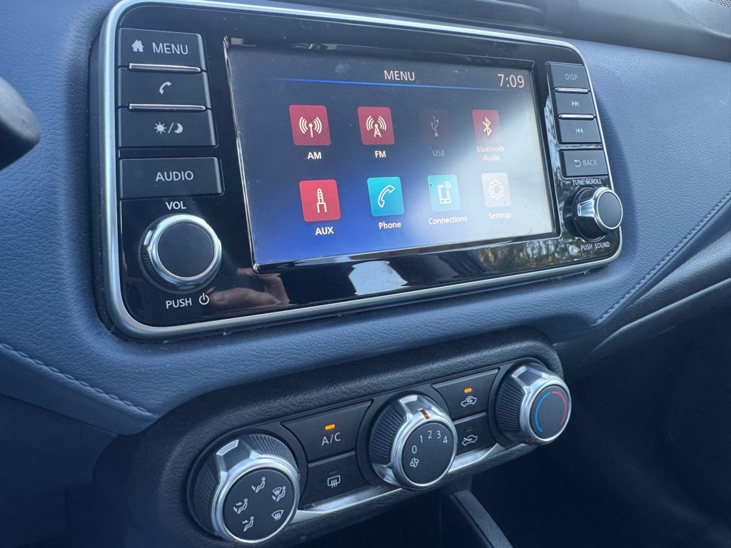 Nissan Versa SV 2024