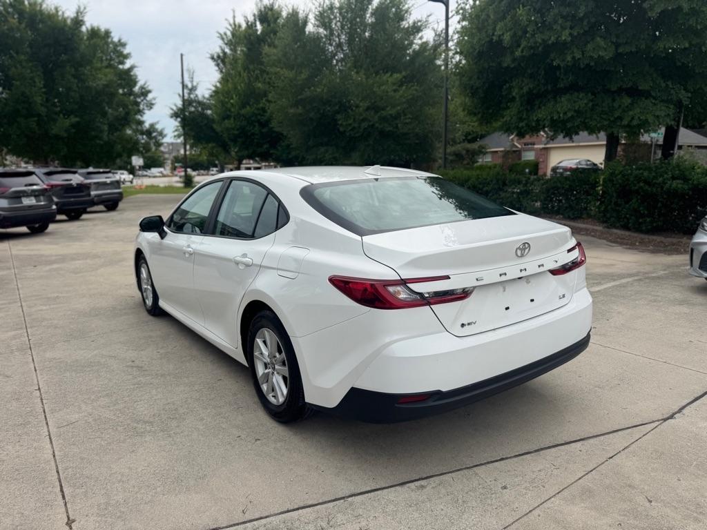 Toyota Camry Hybrid XLE 2025