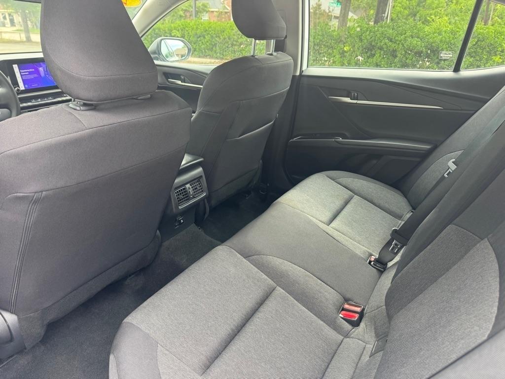 Toyota Camry Hybrid XLE 2025