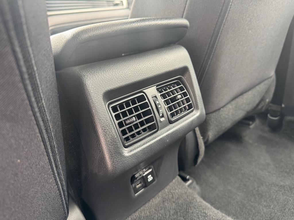 Toyota Camry Hybrid XLE 2025