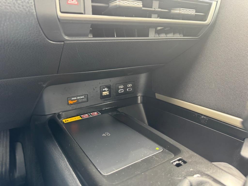 Toyota Camry Hybrid XLE 2025