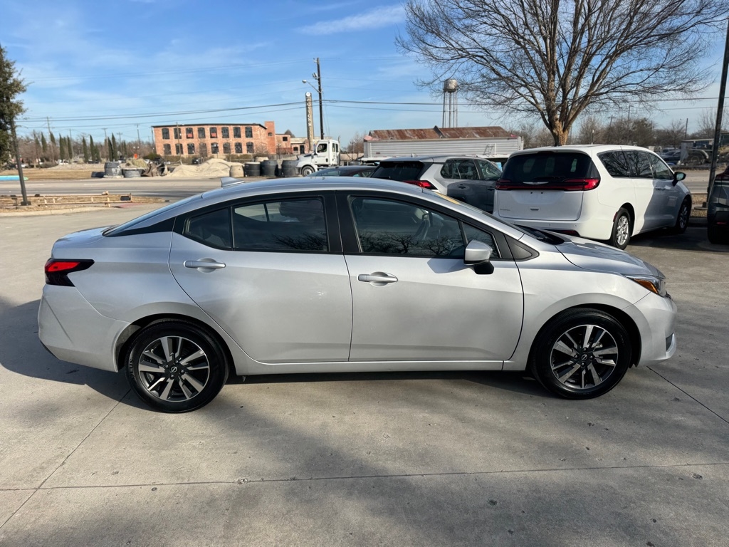 Nissan Versa SV 2025