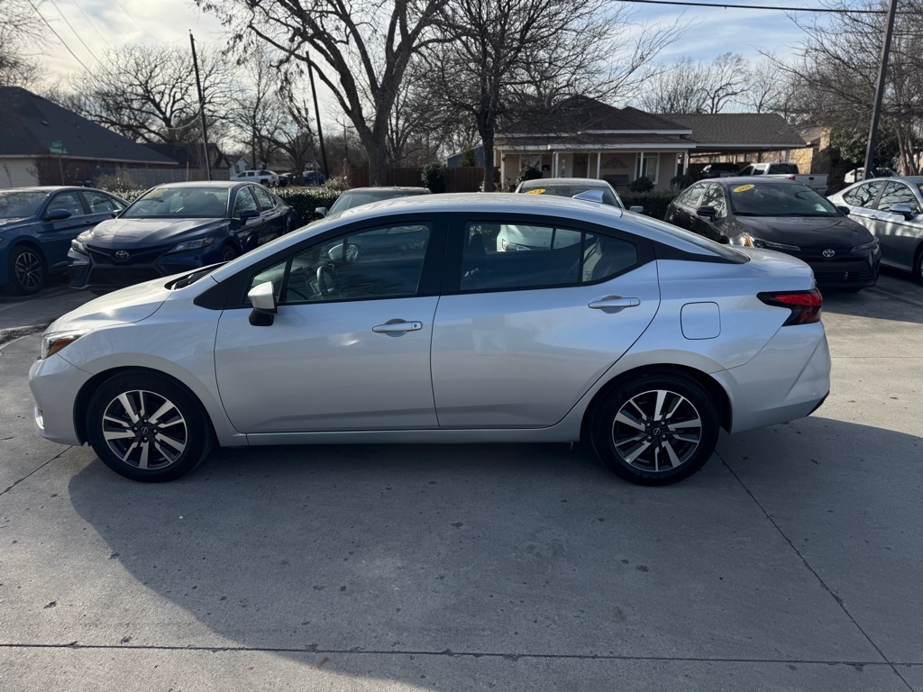 Nissan Versa SV 2025