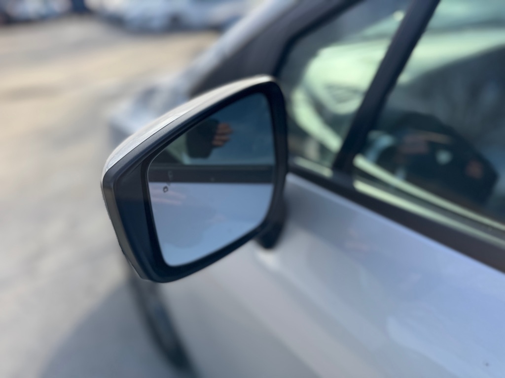 Nissan Versa SV 2025