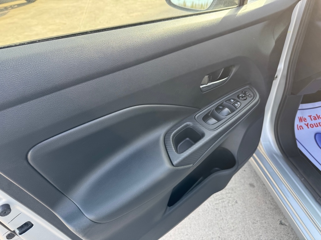 Nissan Versa SV 2025