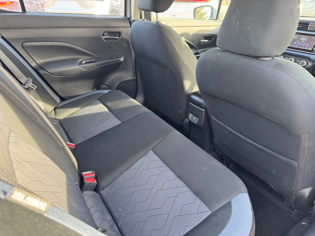 Nissan Versa SV 2025