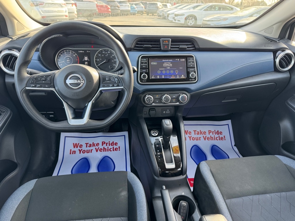 Nissan Versa SV 2025