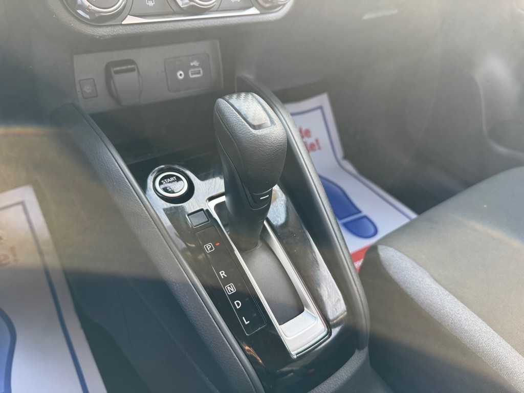 Nissan Versa SV 2025