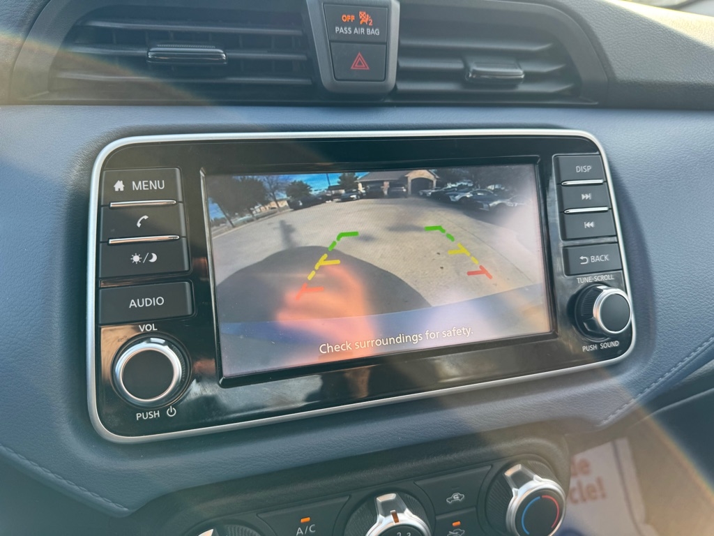 Nissan Versa SV 2025