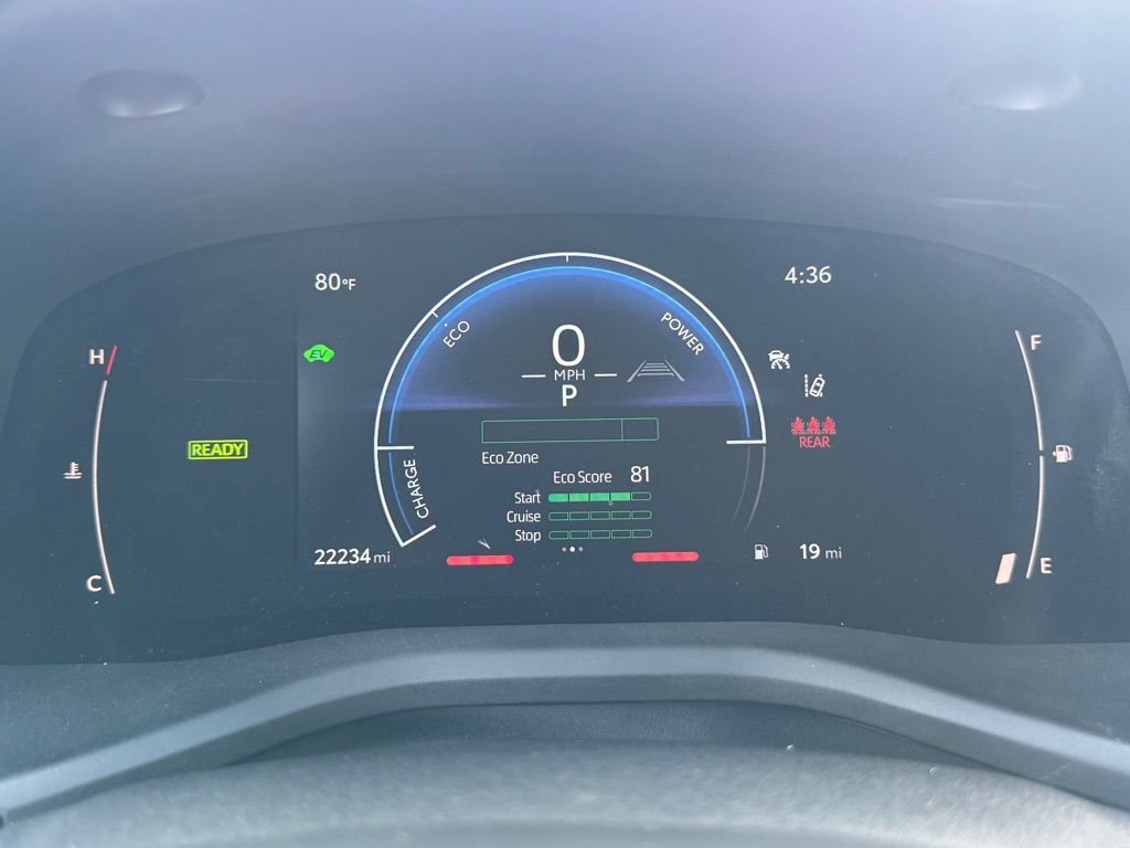 Toyota Camry Hybrid XLE 2025