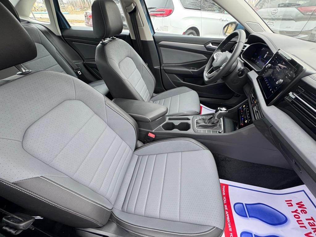 Volkswagen Jetta SE 2025