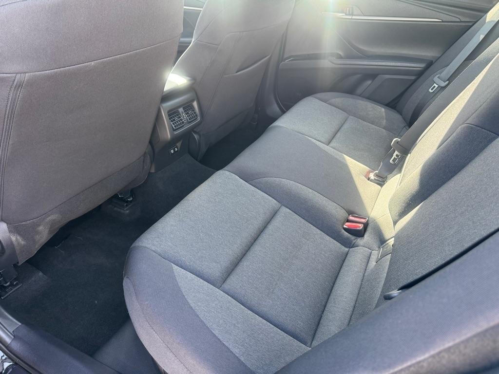 Toyota Camry Hybrid XLE 2025