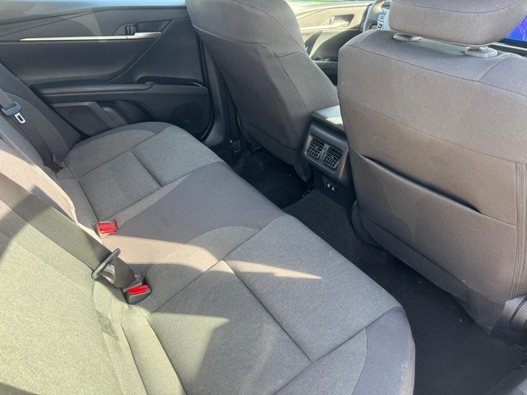 Toyota Camry Hybrid XLE 2025