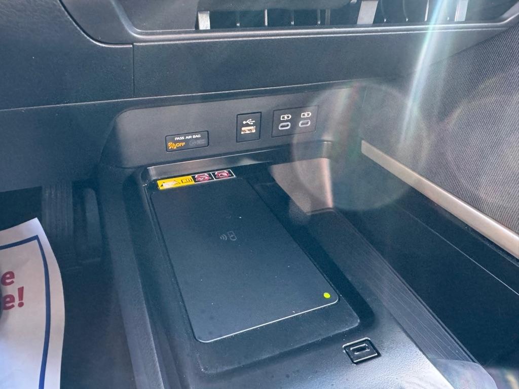 Toyota Camry Hybrid XLE 2025