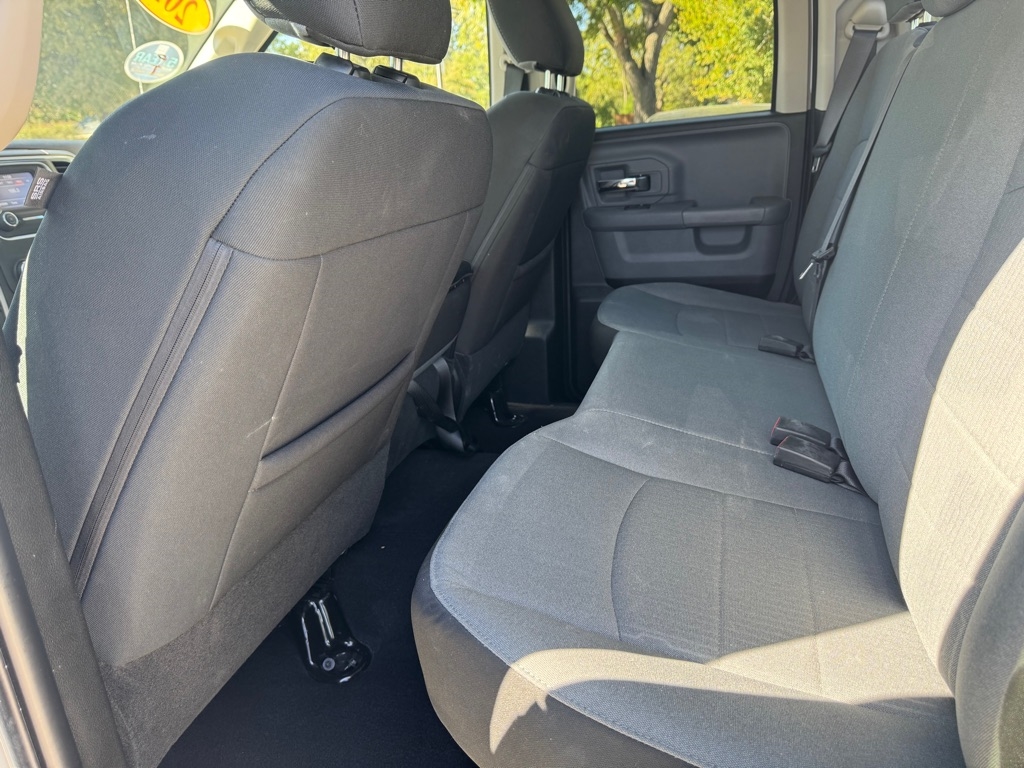RAM 1500 Classic Tradesman Quad Cab 2WD 2023 RAM 1500 Classic Tradesman Quad Cab 2WD 2023
