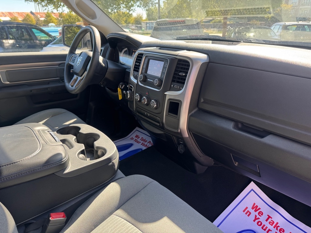 RAM 1500 Classic Tradesman Quad Cab 2WD 2023 RAM 1500 Classic Tradesman Quad Cab 2WD 2023