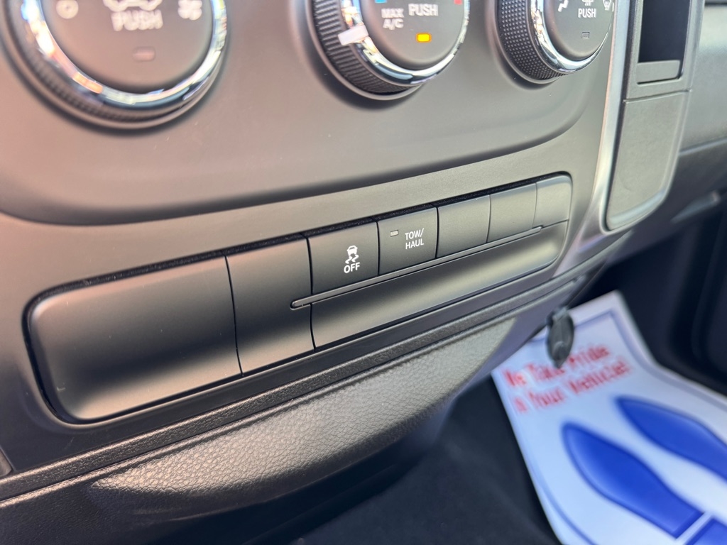 RAM 1500 Classic Tradesman Quad Cab 2WD 2023 RAM 1500 Classic Tradesman Quad Cab 2WD 2023