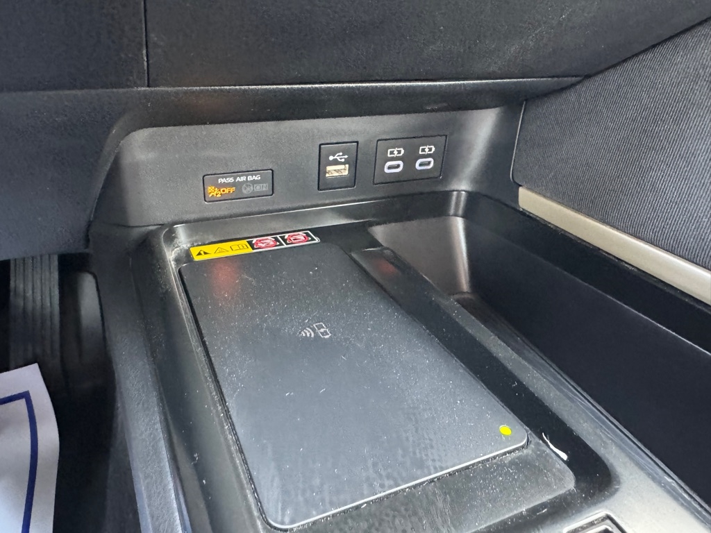 Toyota Camry Hybrid XLE 2025