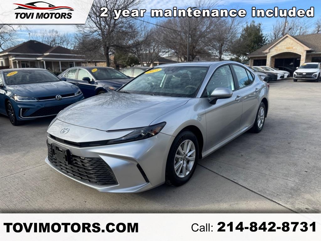 Toyota Camry Hybrid XLE 2025