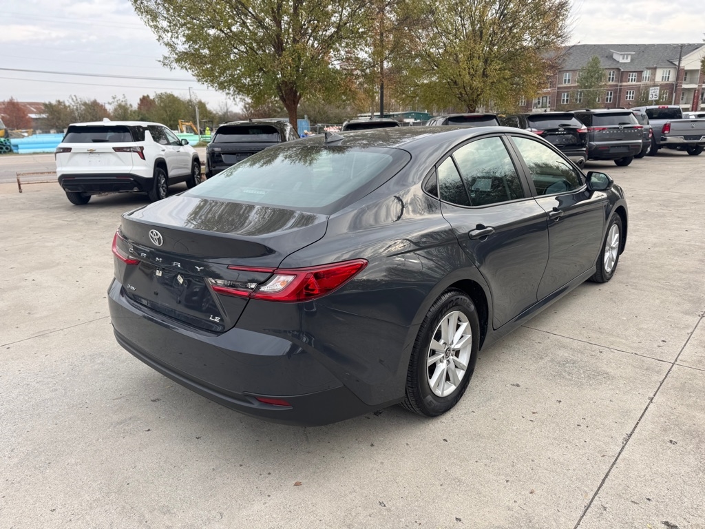 Toyota Camry Hybrid XLE 2025