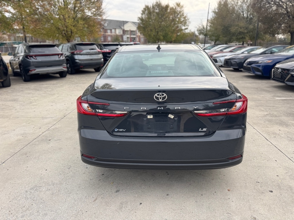 Toyota Camry Hybrid XLE 2025