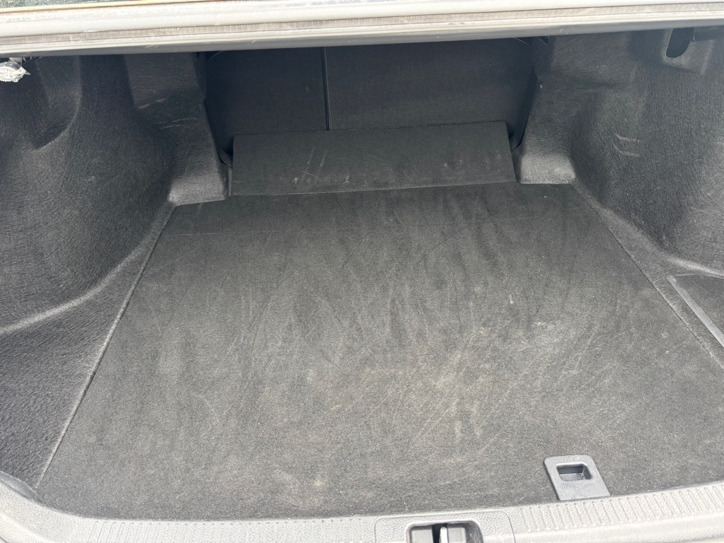 Toyota Camry Hybrid XLE 2025